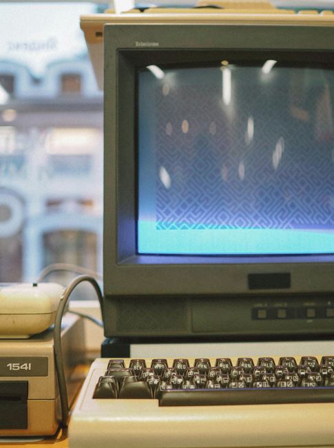Photo by Viktorya Sergeeva 🫂: https://www.pexels.com/photo/close-up-photo-of-vintage-computer-9140590/